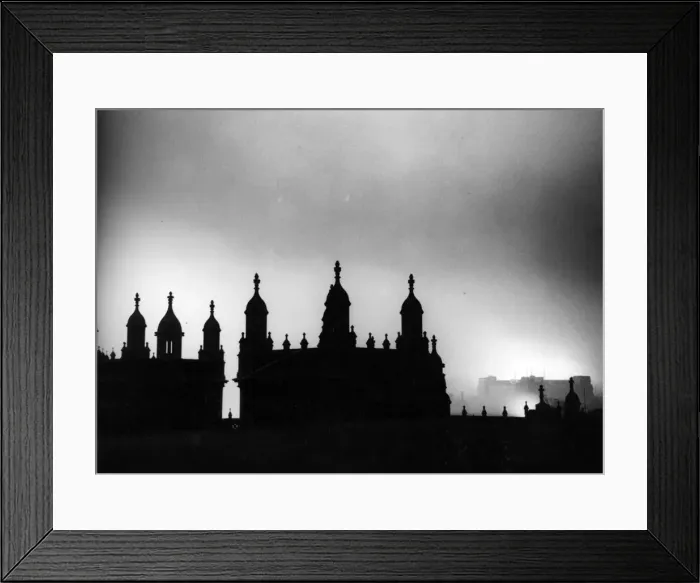 Framed Print : The Second Great Fire of London - one of the most destructive nights of the blitz Framed Print : The Second Great Fire of London - one of the most destructive nights of the blitz