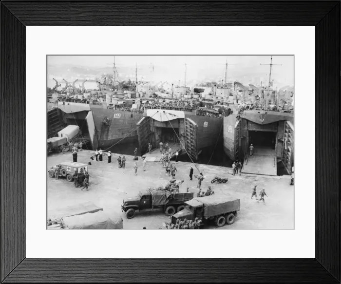 Framed Print : French vehicles and troops disembarking at an Italian port. 10th January 1944 Framed Print : French vehicles and troops disembarking at an Italian port. 10th January 1944
