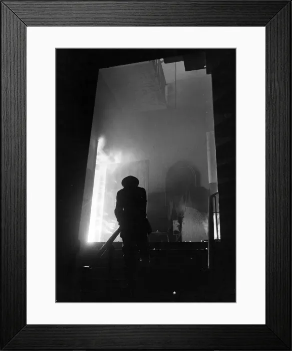 Framed Print : Air raid scenes in London. March 1941 Framed Print : Air raid scenes in London. March 1941
