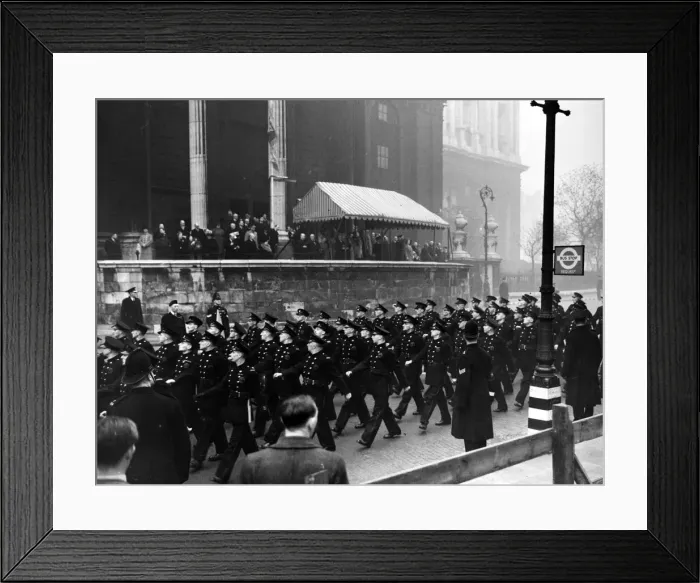 Framed Print : London fire service march past St Pauls in front of King George VI
