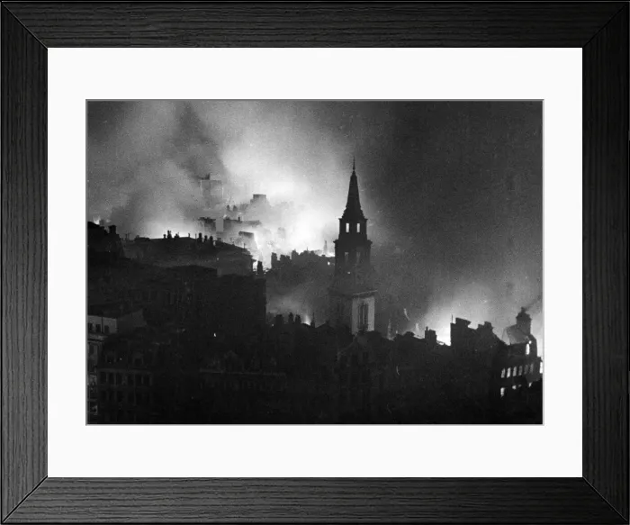 Framed Print : Second Great Fire of London from the dome of St Pauls Cathedral. 29th December 1940 Framed Print : Second Great Fire of London from the dome of St Pauls Cathedral. 29th December 1940