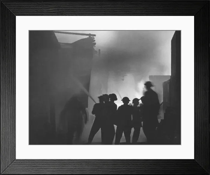 Framed Print : England, World War Two. Picture date and location Framed Print : England, World War Two. Picture date and location