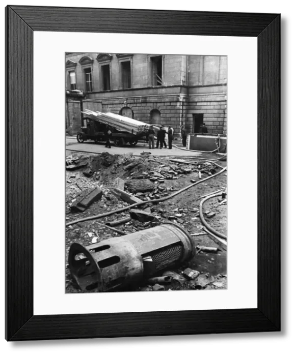 Framed Print : Debris outside Mansion house, in the centre of London, after another German air raid Framed Print : Debris outside Mansion house, in the centre of London, after another German air raid
