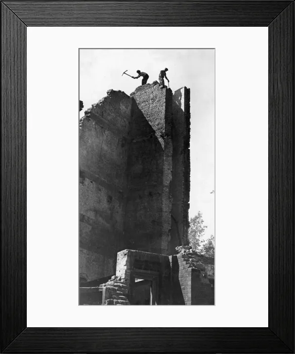 Framed Print : Demolition workers in Fetter Lane, near Fleet Street, London Framed Print : Demolition workers in Fetter Lane, near Fleet Street, London