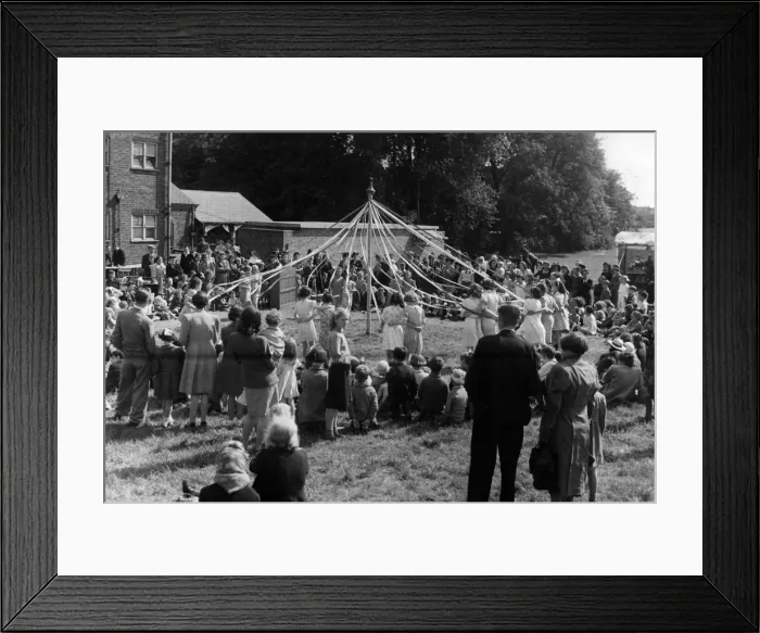 Framed Print : Birmingham children, most of whom have fathers in the Services Framed Print : Birmingham children, most of whom have fathers in the Services