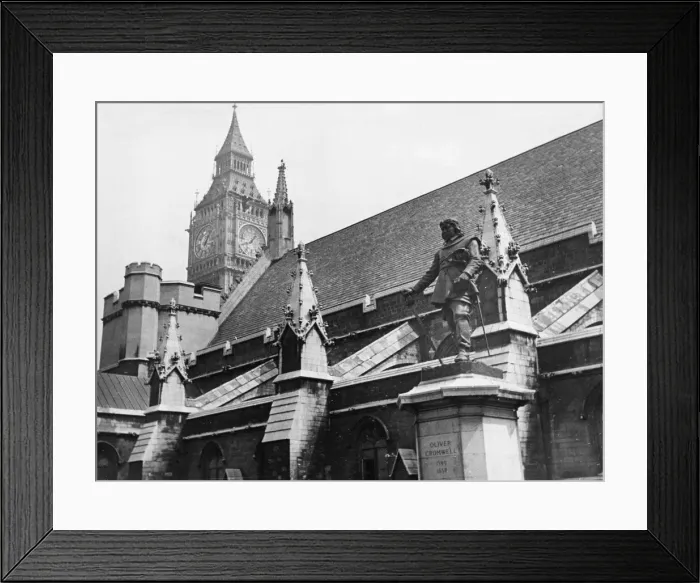 Framed Print : Big Ben and Westminster, pictured during the time of The Blitz over London Framed Print : Big Ben and Westminster, pictured during the time of The Blitz over London