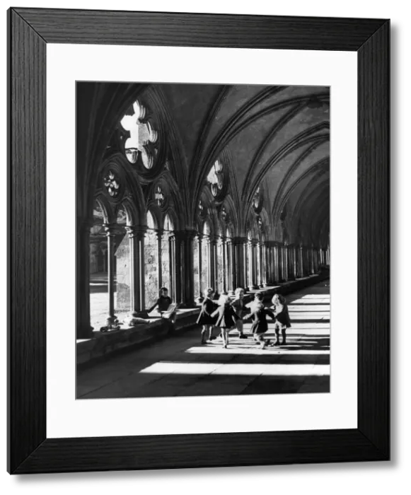 Framed Print : Evacuees during the Second World War. November 1940 Framed Print : Evacuees during the Second World War. November 1940