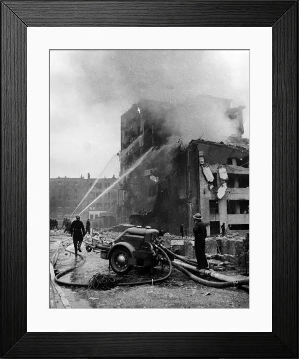 Framed Print : Flying bomb incident at Falk Stadelmann and Company, Hatton Garden and Farringdon Street Framed Print : Flying bomb incident at Falk Stadelmann and Company, Hatton Garden and Farringdon Street