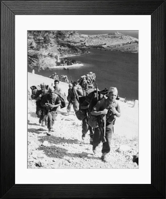 Framed Print : Returning to the island of Vis, after an attack on German held island of Brac Framed Print : Returning to the island of Vis, after an attack on German held island of Brac