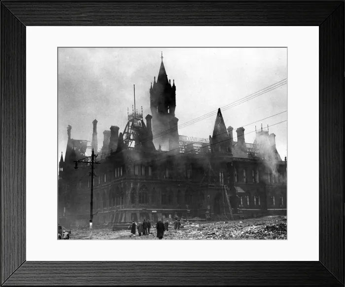 Framed Print : Manchester Assize Courts destroyed by Nazi raiders. 1st June 1941 Framed Print : Manchester Assize Courts destroyed by Nazi raiders. 1st June 1941