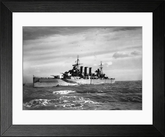 Framed Print : The Royal Navy Iron Duke Class frigate HMS Kent during the Second World War Framed Print : The Royal Navy Iron Duke Class frigate HMS Kent during the Second World War