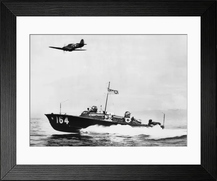 Framed Print : The Air Sea Rescue Service in Ceylon - 2 Gunners saved by Hurricane and speed launch