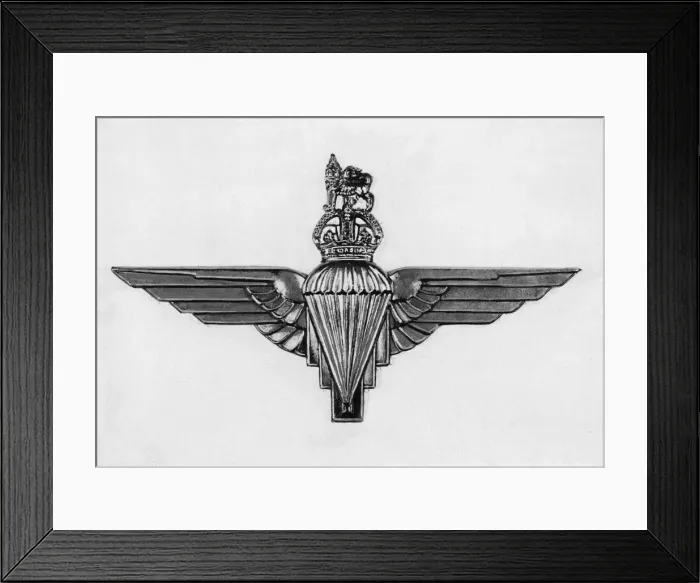 Framed Print : British Parachute Regiments new badge. 26th May 1943 Framed Print : British Parachute Regiments new badge. 26th May 1943