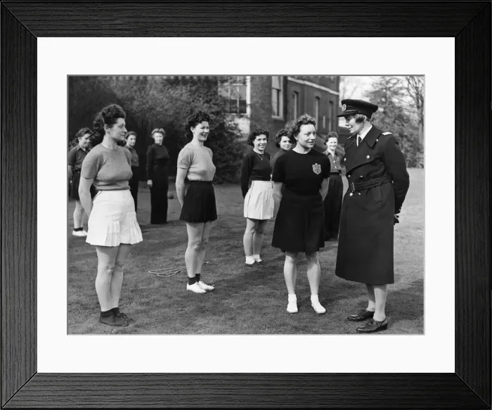 Framed Print : Miss Muriel Haddesley, former England woman cricketer and Warwickshire County golfer Framed Print : Miss Muriel Haddesley, former England woman cricketer and Warwickshire County golfer