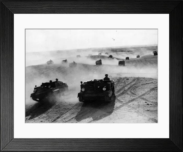 Framed Print : Australians advance on Bardia, Libya. January 1941 Framed Print : Australians advance on Bardia, Libya. January 1941