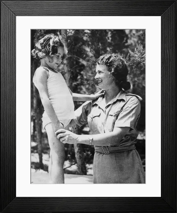 Framed Print : Jadwiga Ziemianska, a member of the Polish A. T. S. (The Auxiliary Territorial Service Framed Print : Jadwiga Ziemianska, a member of the Polish A. T. S. (The Auxiliary Territorial Service
