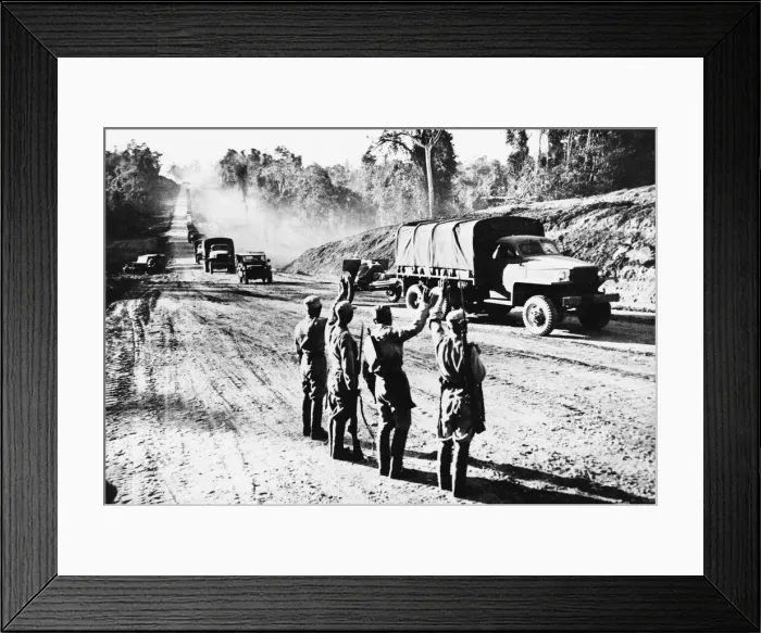 Framed Print : Chinese soldiers on the Stillwell road in Myitkyina during Second World War wave to Framed Print : Chinese soldiers on the Stillwell road in Myitkyina during Second World War wave to