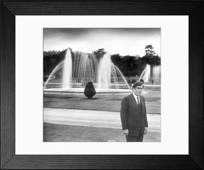 Framed Print : John Broome taking a stroll through the gardens Page 50 TWWW Potters Holiday Framed Print : John Broome taking a stroll through the gardens Page 50 TWWW Potters Holiday