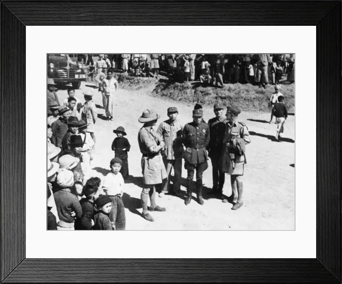 Framed Print : British and Chinese officers meet in a Burmese village during Second World War Framed Print : British and Chinese officers meet in a Burmese village during Second World War