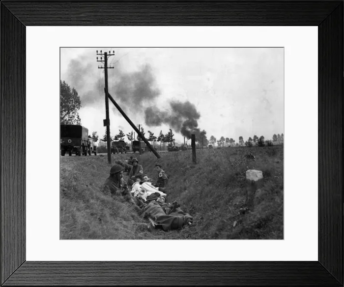Framed Print : These British troops are fighting with their lives, for their comrades and for a bridge Framed Print : These British troops are fighting with their lives, for their comrades and for a bridge