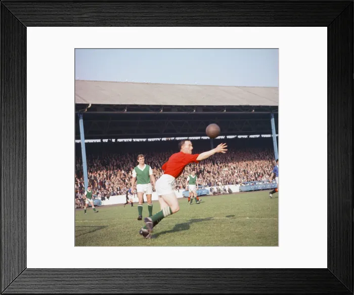 Framed Print : Rangers 5-0 Hibernian, Scottish League match action at Ibrox Stadium, Glasgow