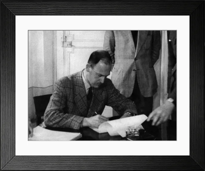 Framed Print : Surrender of the German armed forces in Italy. On Sunday 29th April 1945 an unconditional Framed Print : Surrender of the German armed forces in Italy. On Sunday 29th April 1945 an unconditional