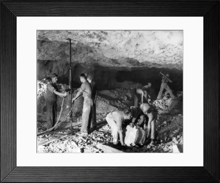 Framed Print : Royal Engineer tunnellers using a water pressure drill to clear solid rock while creating