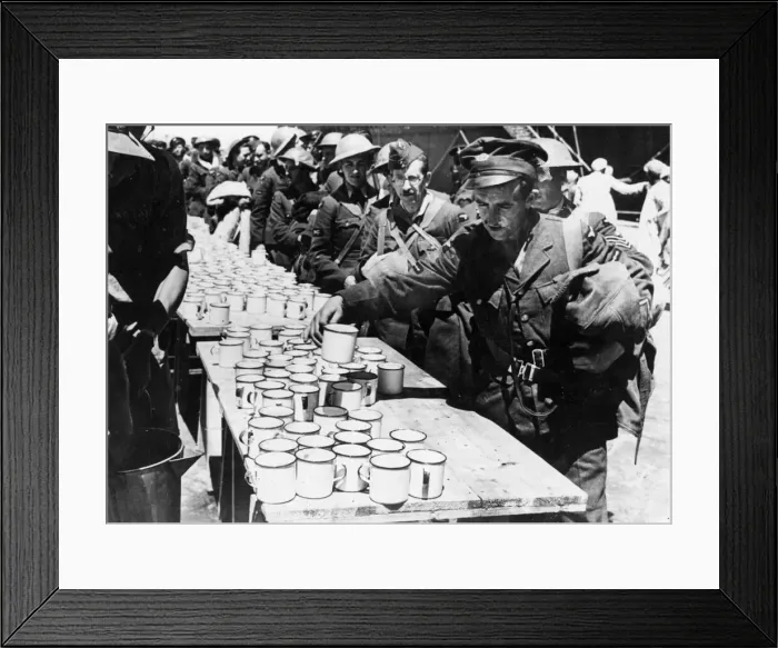 Framed Print : British and Imperial troops return from Greece. Mugs of tea awaited these men Framed Print : British and Imperial troops return from Greece. Mugs of tea awaited these men