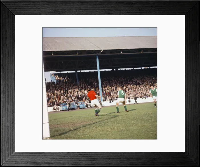 Framed Print : Rangers 5-0 Hibernian, Scottish League match action at Ibrox Stadium, Glasgow