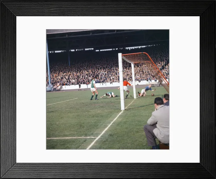 Framed Print : Rangers 5-0 Hibernian, Scottish League match action at Ibrox Stadium, Glasgow Framed Print : Rangers 5-0 Hibernian, Scottish League match action at Ibrox Stadium, Glasgow
