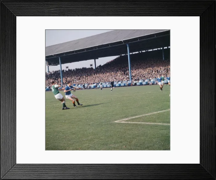 Framed Print : Rangers 5-0 Hibernian, Scottish League match action at Ibrox Stadium, Glasgow