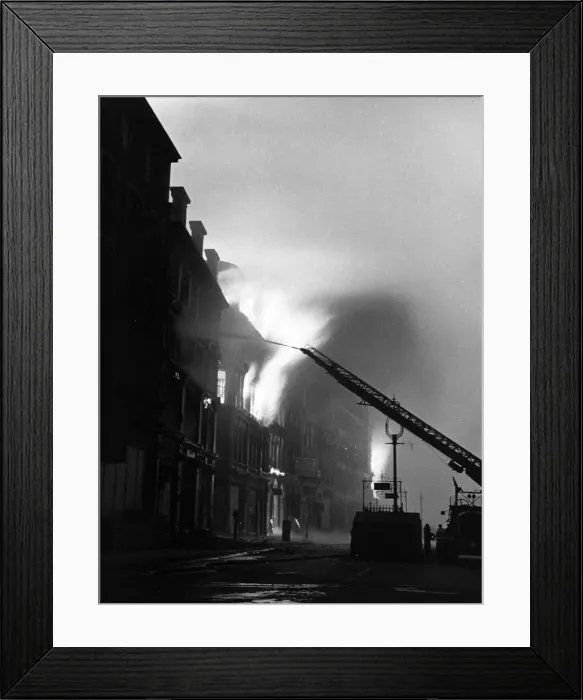 Framed Print : The Second Great Fire of London - one of the most destructive nights of the blitz Framed Print : The Second Great Fire of London - one of the most destructive nights of the blitz