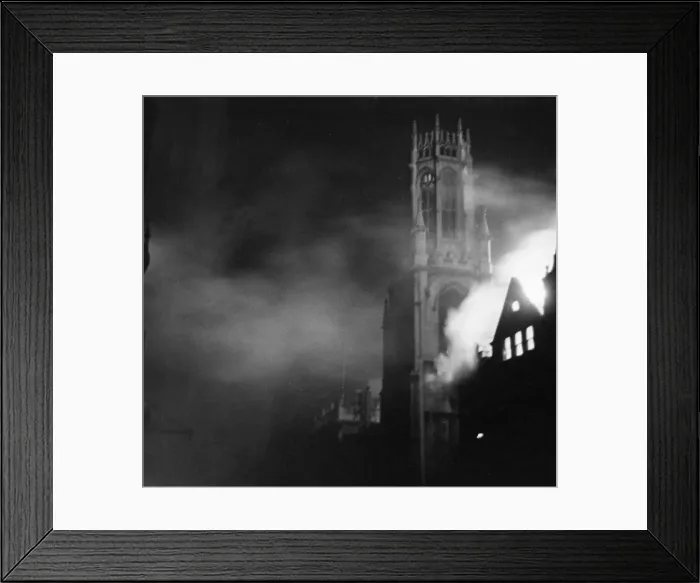 Framed Print : Fire raging around the church of St Dunstan-in-the-West, Fleet Street Framed Print : Fire raging around the church of St Dunstan-in-the-West, Fleet Street