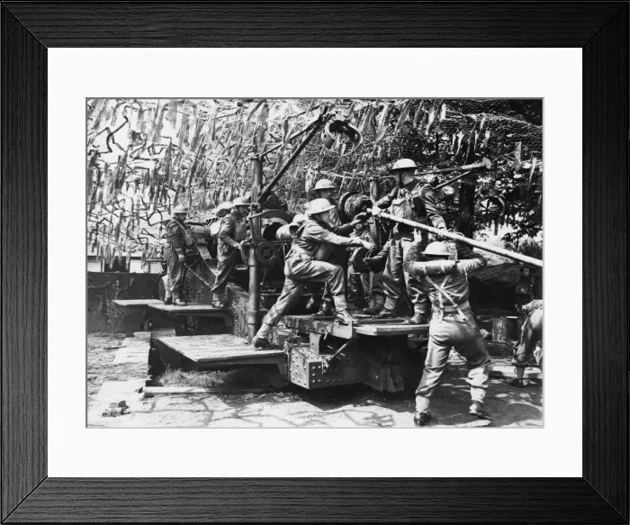 Framed Print : A howitzer demonstrated during an exercise by the British Expeditionary Force somewhere