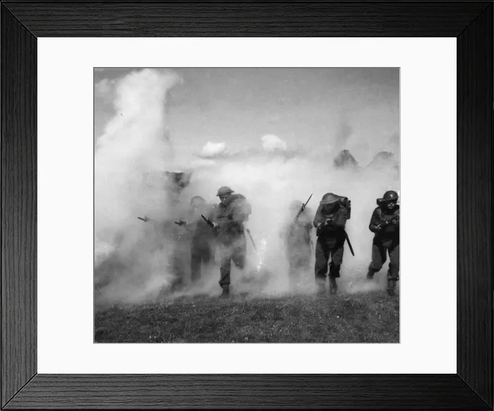 Framed Print : Norwegian troops serving with the Allied forces undergo training exercises in England Framed Print : Norwegian troops serving with the Allied forces undergo training exercises in England
