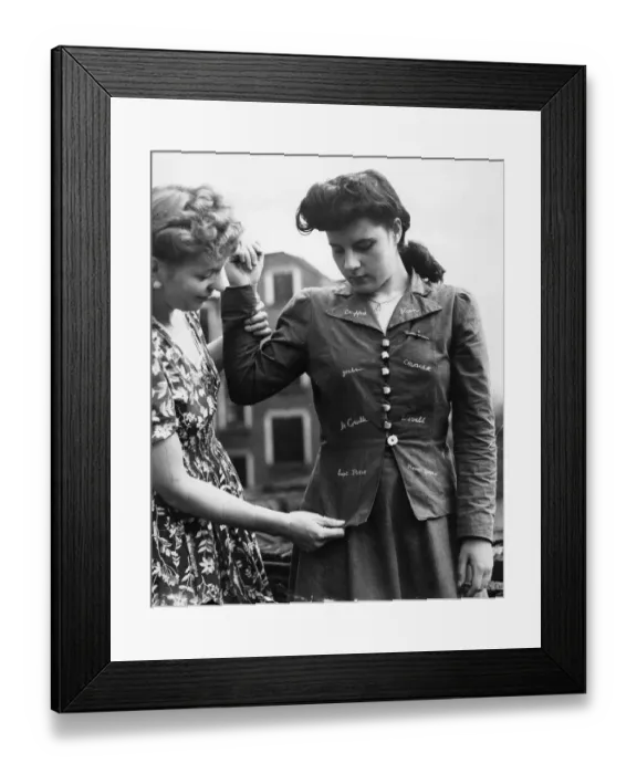 Framed Print : Thelma Devereux of 62 Lewisham Park, Lewisham, London, SE13