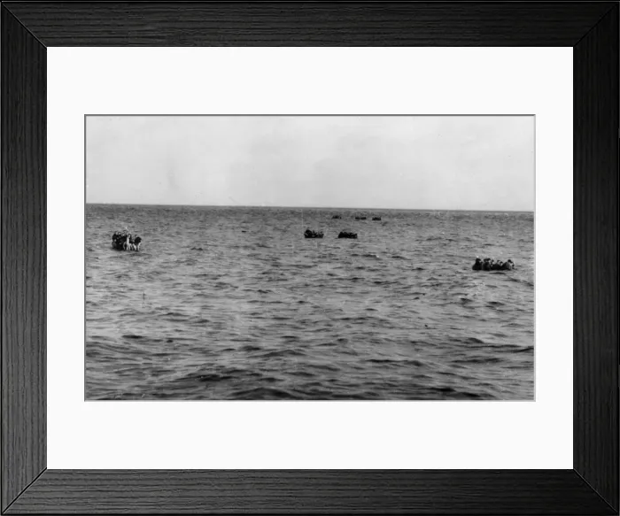 Framed Print : The Battle of Cape Matapan naval engagement between British Imperial and Axis forces Framed Print : The Battle of Cape Matapan naval engagement between British Imperial and Axis forces