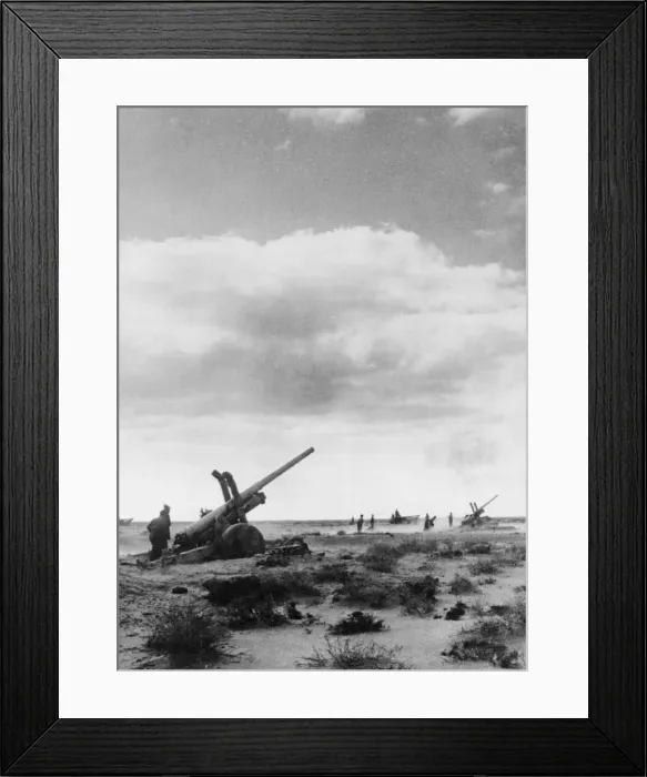 Framed Print : Artillery in action during the British advance in the Western Desert Framed Print : Artillery in action during the British advance in the Western Desert
