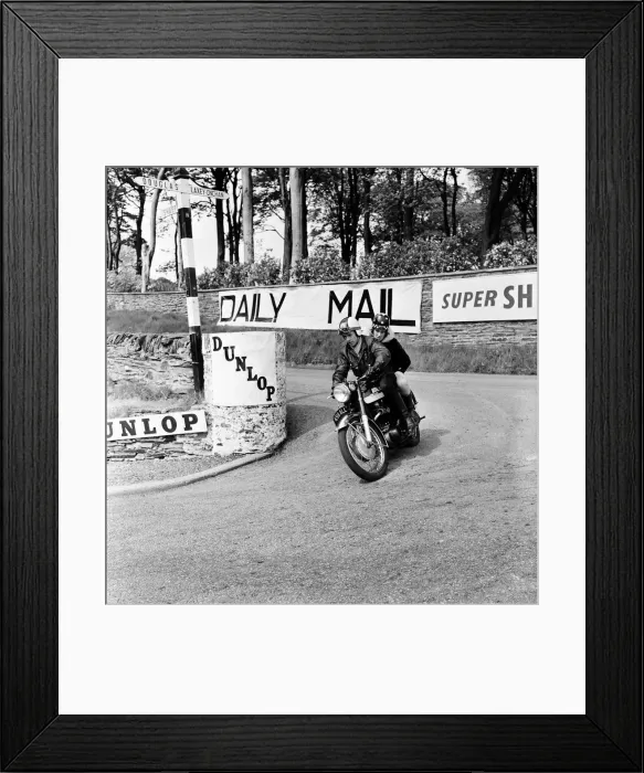 Framed Print : Fee £75 for online and £150 for print Beryl Swain
