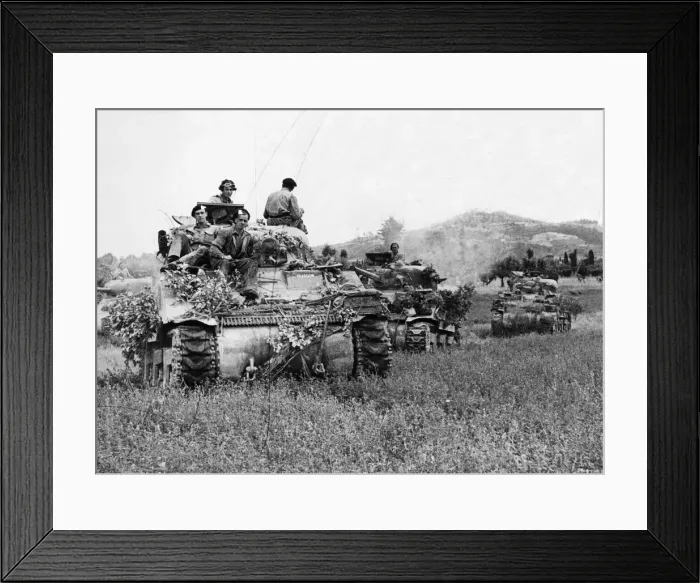 Framed Print : Forward troops of the 8th Army entered the town of Arezzo Framed Print : Forward troops of the 8th Army entered the town of Arezzo