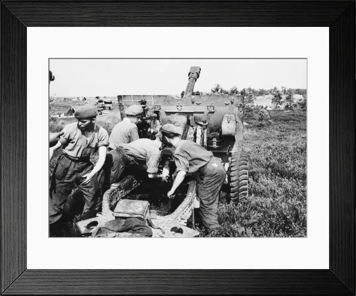 Framed Print : British troops cross the Escaut canal. 25 pounders of a British Artillery Field Framed Print : British troops cross the Escaut canal. 25 pounders of a British Artillery Field