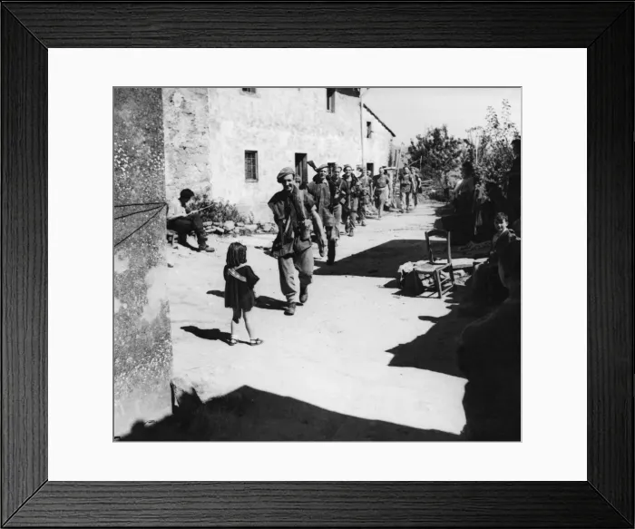 Framed Print : Fifth Army patrol returning to platoon HQ in La Vergine, Italy. September 5th 1944 Framed Print : Fifth Army patrol returning to platoon HQ in La Vergine, Italy. September 5th 1944