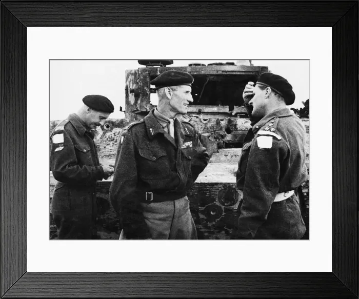 Framed Print : Lieut. Gen Sir Richard McCreery, new 8th army commander, visits brigade HQ Framed Print : Lieut. Gen Sir Richard McCreery, new 8th army commander, visits brigade HQ