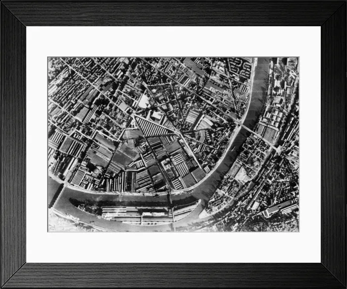 Framed Print : An air view of the Renault works at Billancourt, a suburb of Paris on the Seinne Framed Print : An air view of the Renault works at Billancourt, a suburb of Paris on the Seinne