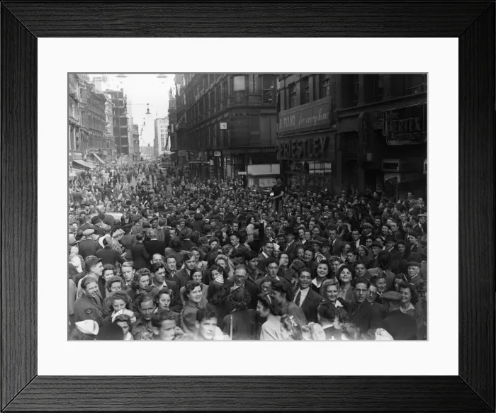 Framed Print : Thousands of Revellers packed into New Street, Birmingham to celebrate VJ Day with gusto Framed Print : Thousands of Revellers packed into New Street, Birmingham to celebrate VJ Day with gusto