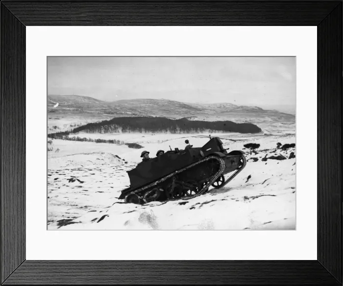 Framed Print : A battalion of the Queens Own Cameron Highlanders shown training in the snow in their