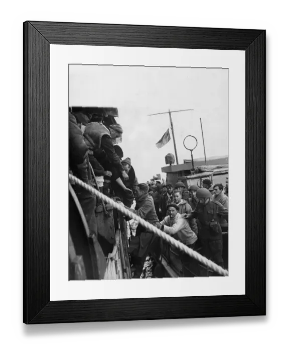Framed Print : In a Combined Operation on the night 27th and 28th February 1942 Framed Print : In a Combined Operation on the night 27th and 28th February 1942