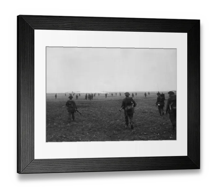 Framed Print : Infantry of the Glasgow Highlanders and the Coldstream Guards double across the flat