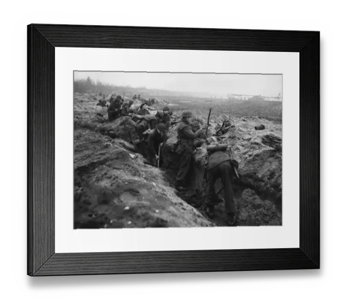 Framed Print : Advancing infantry of the 15th Scottish Division, 227 Brigade Argyle Framed Print : Advancing infantry of the 15th Scottish Division, 227 Brigade Argyle