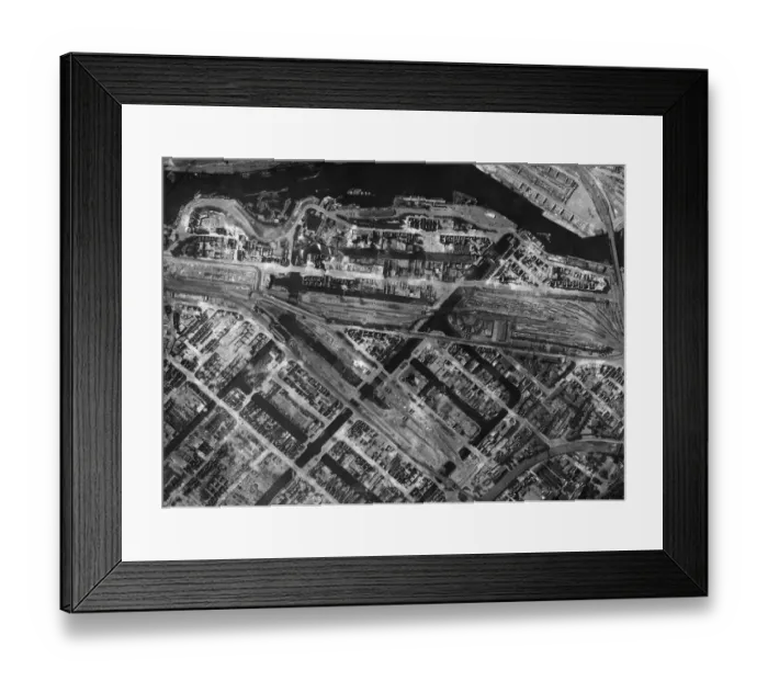 Framed Print : Reconnaissance photograph taken by 541 PRU Squadron over Hamburg